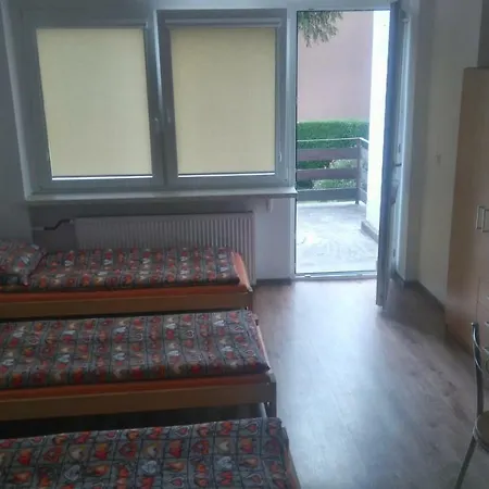 Nad Stawami Habitación en casa particular Oleśnica